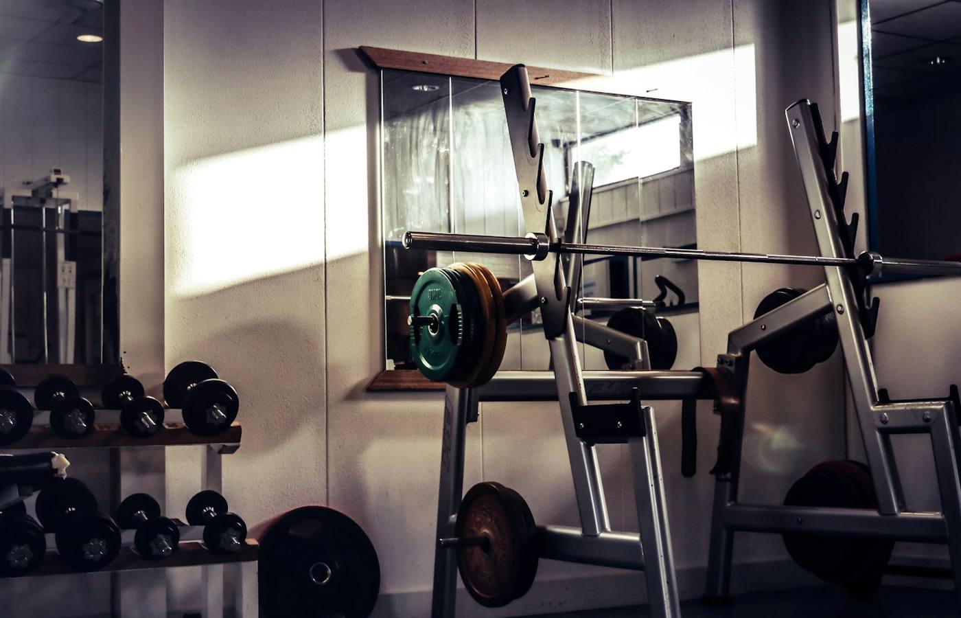 Interiér fitness centra s moderním vybavením